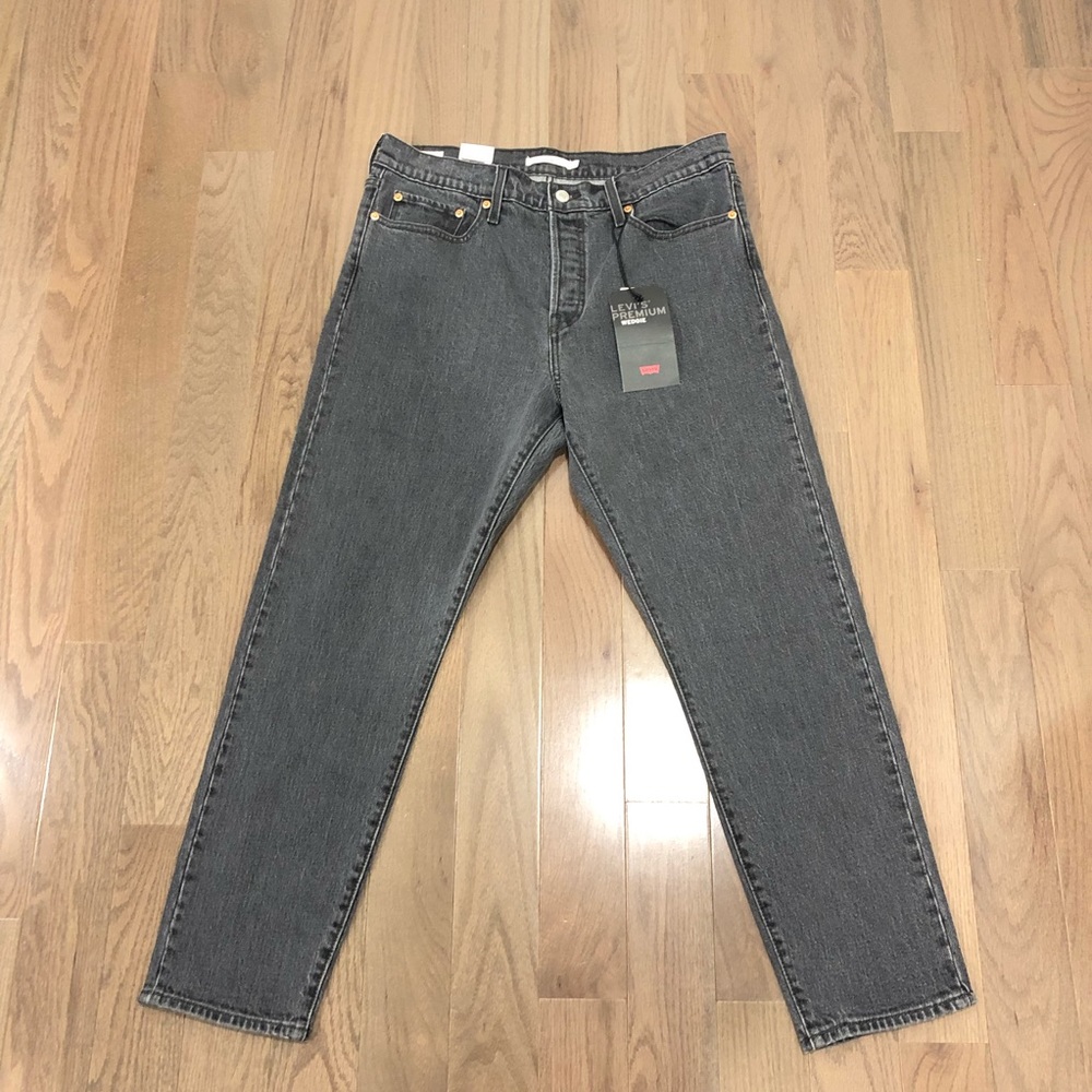 Levi's Wedgie Icon Fit Jeans in Bite My Dust - Picture 5 of 16